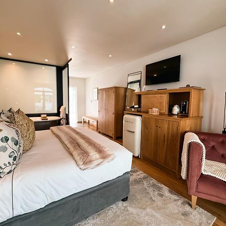 Le Petit Manoir Boutique Hotel Franschhoek Bagian luar foto