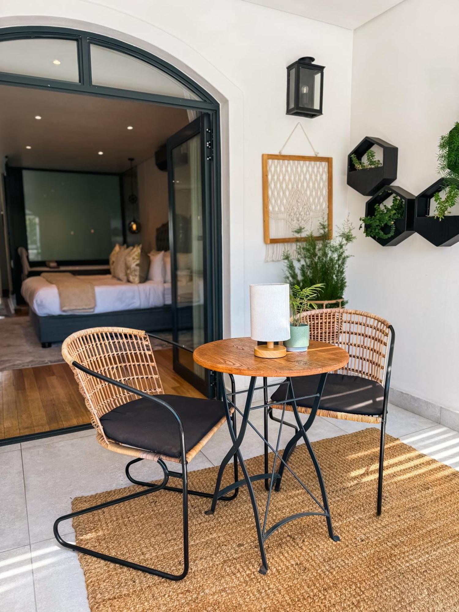 Le Petit Manoir Boutique Hotel Franschhoek Bagian luar foto