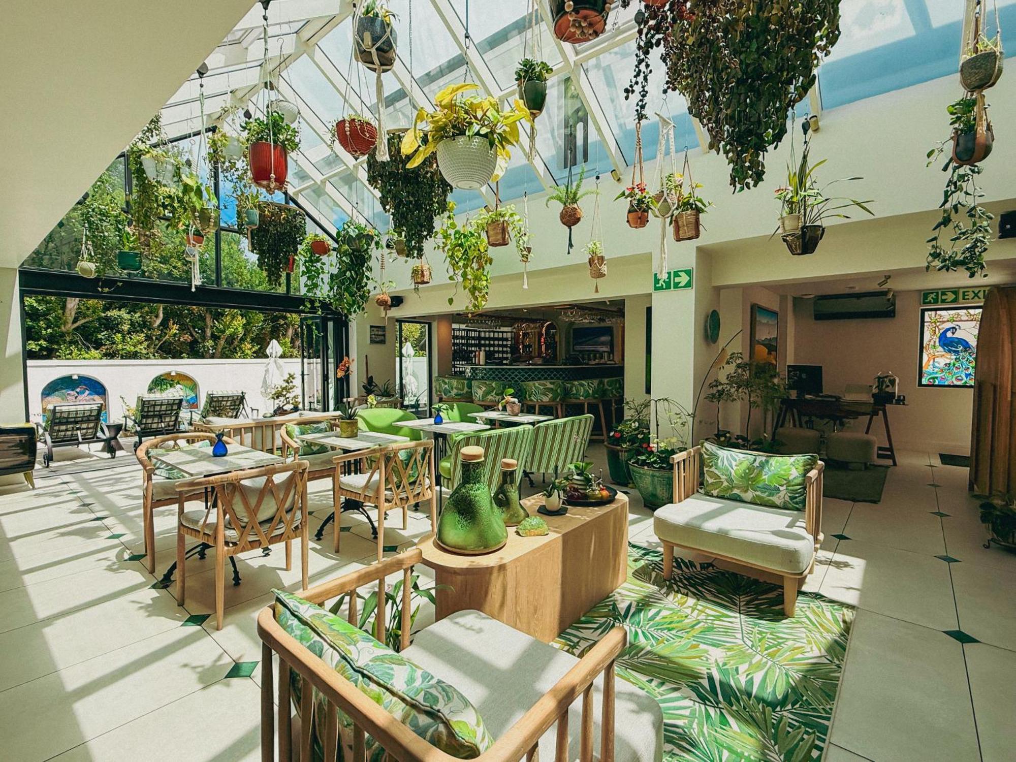 Le Petit Manoir Boutique Hotel Franschhoek Bagian luar foto